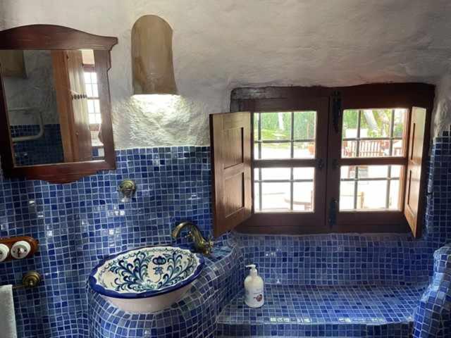 Cueva El Guindas Baza Bilik gambar