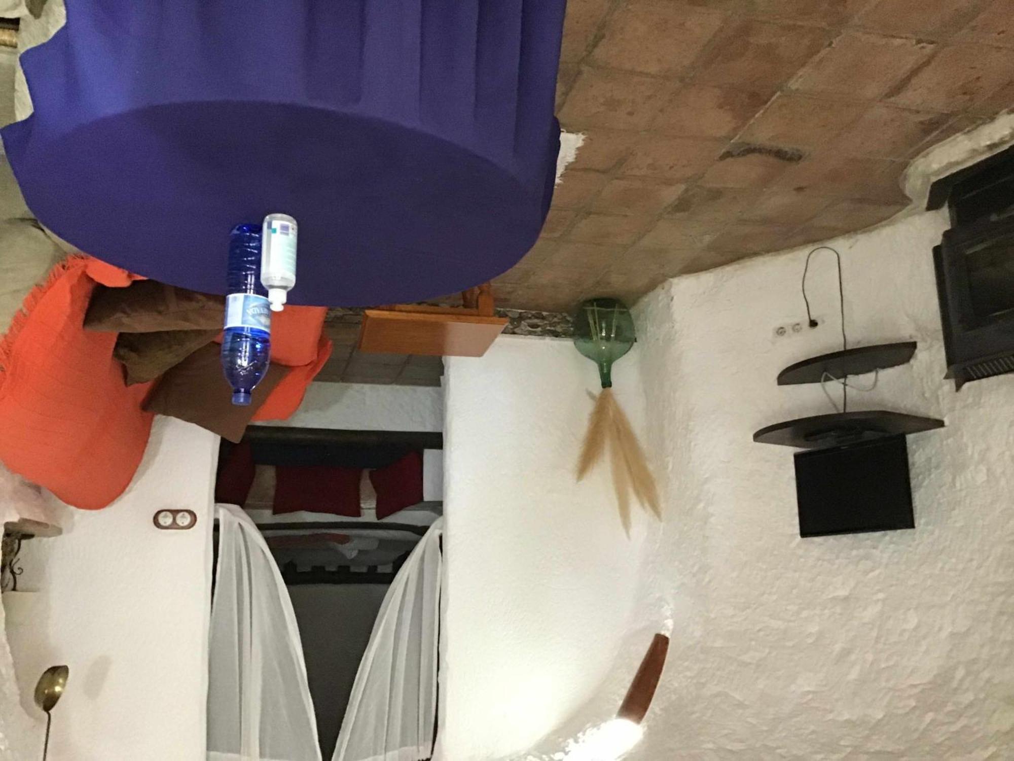 Cueva El Guindas Baza Bilik gambar